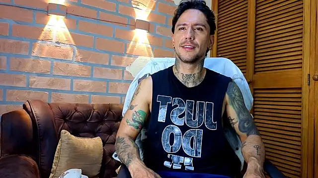 mister eithan online show from 25, 2, 2026