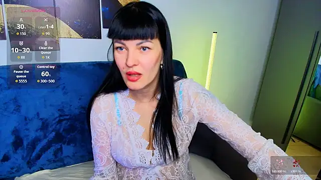 Agata  Moore online show from 13, 4, 2026