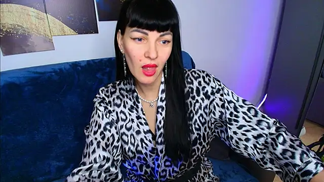 Agata  Moore online show from 9, 5, 2026