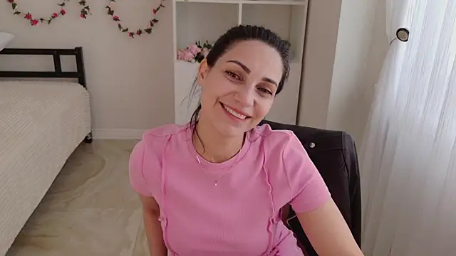 LovelyBeatrice online show from 12, 5, 2026
