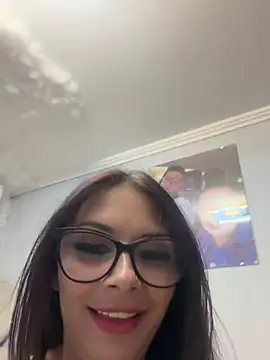 HiddendesireXO01 online show from 27, 6, 2026