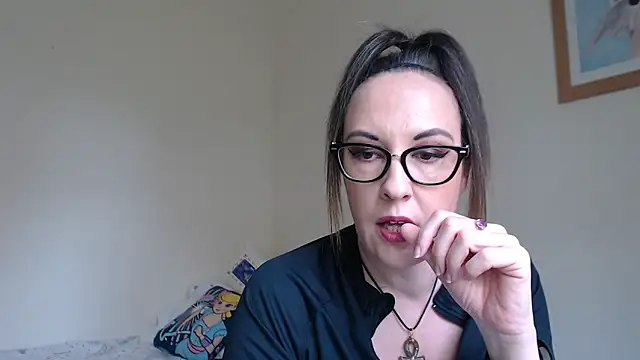 PsychicDominatrix online show from 9, 4, 2026