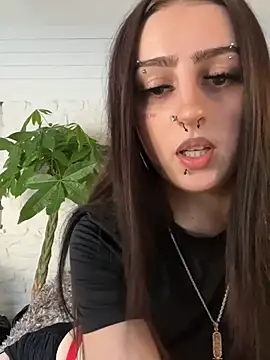 Snapshot of bellaxlauren chatting on 19, 6, 2026 bellaxlauren online show from 19, 6, 2026