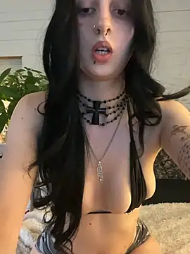 Snapshot of bellaxlauren chatting on 17, 7, 2026 bellaxlauren online show from 17, 7, 2026