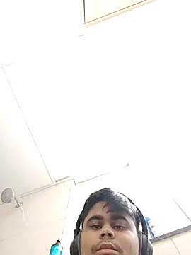 Snapshot of DB_boy chatting on 8, 7, 2026 DB boy online show from 8, 7, 2026