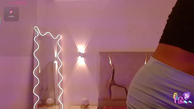 TINY TAY online show from 13, 2, 2026