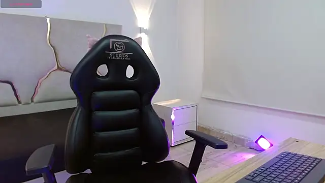 TINY TAY online show from 7, 3, 2026