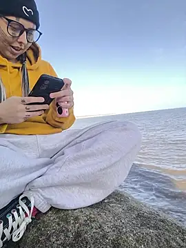 Snapshot of ThatAltGirl chatting on 3, 3, 2026 ThatAltGirl online show from 3, 3, 2026