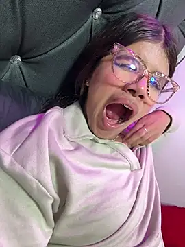 SidneyBrownn  online show from 24, 3, 2026