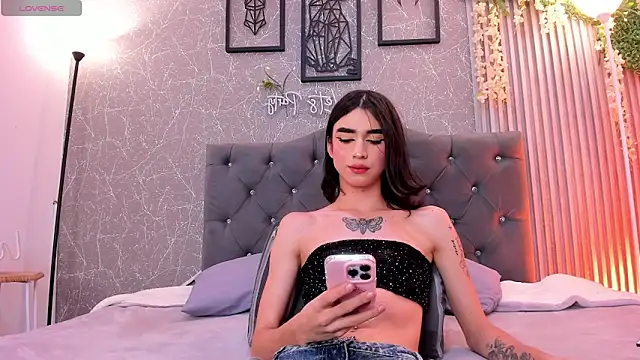 lana gill1 online show from 9, 5, 2026