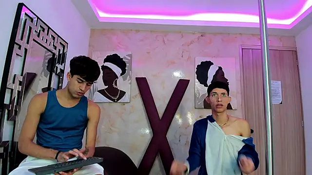 PRETTY COCK1 online show from 11, 2, 2026