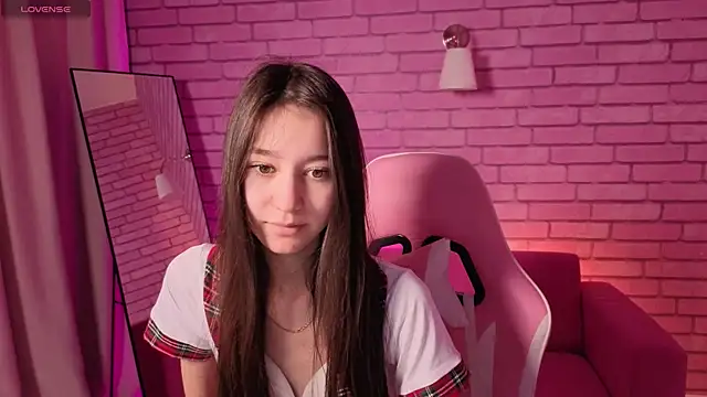 Nicole Brownie online show from 11, 5, 2026