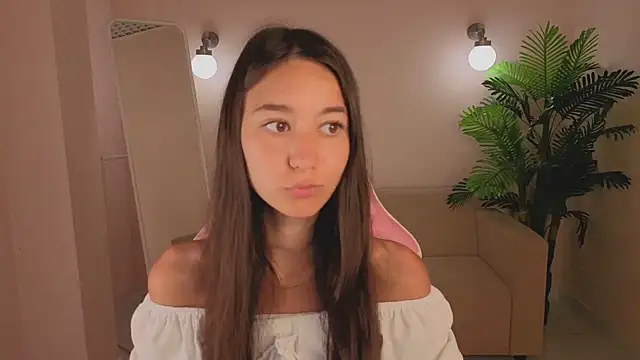 Nicole Brownie online show from 25, 6, 2026