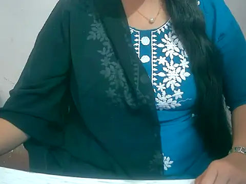 Snapshot of Cute_Aliyaa chatting on 4, 3, 2026 Cute Aliyaa online show from 4, 3, 2026