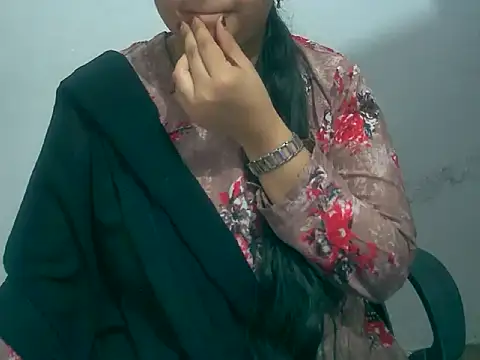 Snapshot of Cute_Aliyaa chatting on 8, 3, 2026 Cute Aliyaa online show from 8, 3, 2026