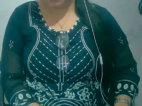 Snapshot of Cute_Aliyaa chatting on 12, 3, 2026 Cute Aliyaa online show from 12, 3, 2026