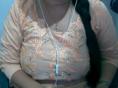 Snapshot of Cute_Aliyaa chatting on 17, 3, 2026 Cute Aliyaa online show from 17, 3, 2026