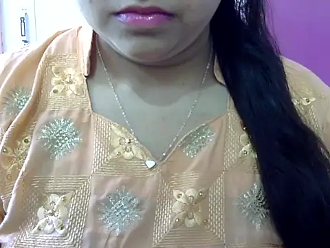 Snapshot of Cute_Aliyaa chatting on 3, 4, 2026 Cute Aliyaa online show from 3, 4, 2026