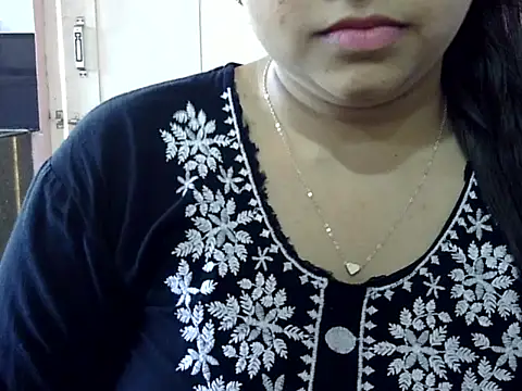 Snapshot of Cute_Aliyaa chatting on 5, 4, 2026 Cute Aliyaa online show from 5, 4, 2026