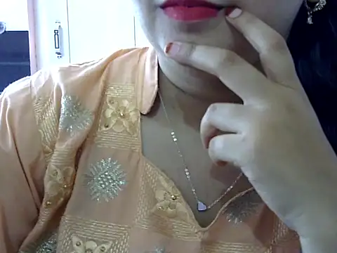 Snapshot of Cute_Aliyaa chatting on 9, 4, 2026 Cute Aliyaa online show from 9, 4, 2026