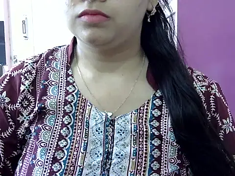 Snapshot of Cute_Aliyaa chatting on 15, 4, 2026 Cute Aliyaa online show from 15, 4, 2026