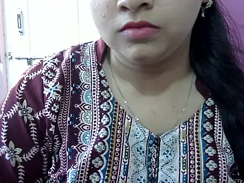 Cute Aliyaa online show from 9, 5, 2026