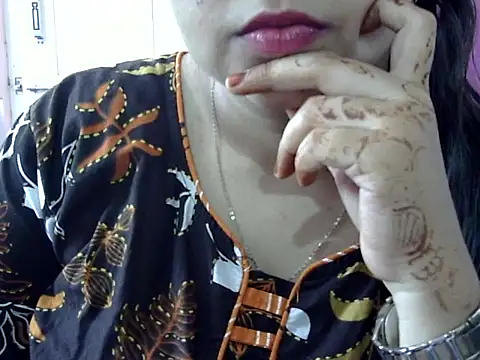 Cute Aliyaa online show from 15, 5, 2026