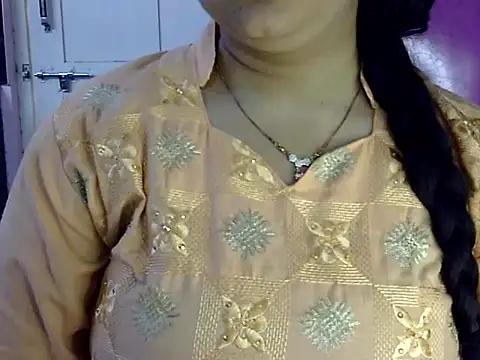 Cute Aliyaa online show from 22, 5, 2026
