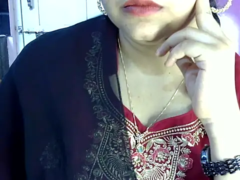 Cute Aliyaa online show from 27, 6, 2026
