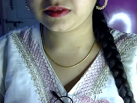 Cute Aliyaa online show from 7, 7, 2026