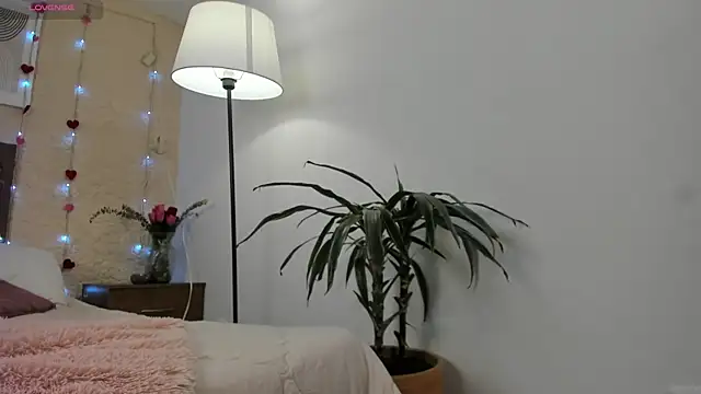 SalomeStorm  online show from 24, 2, 2026