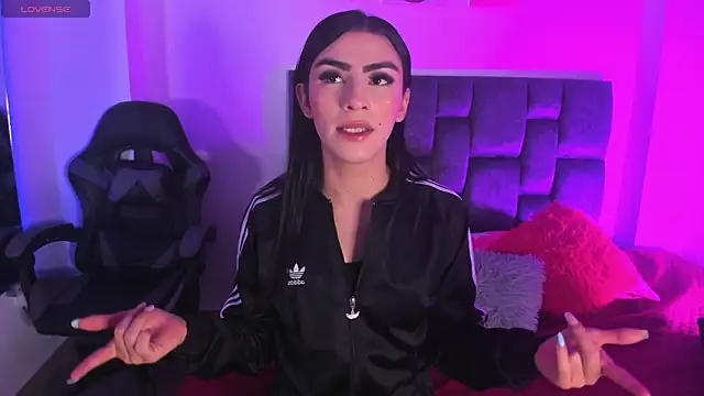 Isabella Moon9 online show from 21, 4, 2026