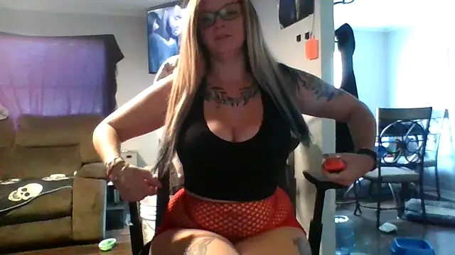 Gypsymomma17 online show from 15, 7, 2026