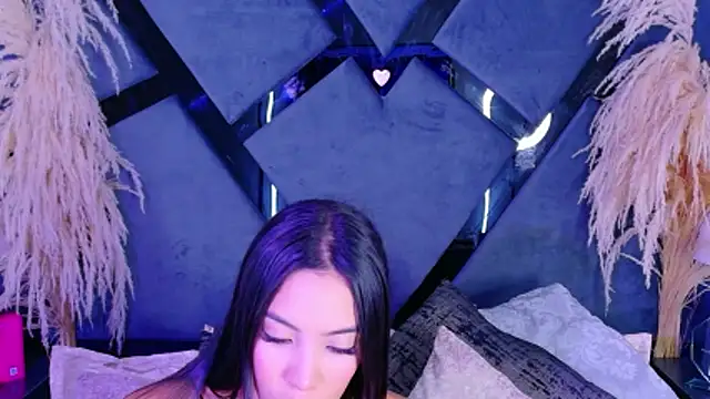 KylieWhitee online show from 22, 4, 2026