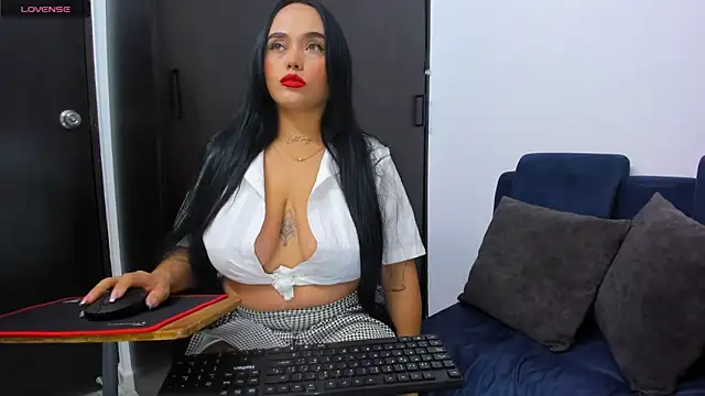Snapshot of eliclasss chatting on 11, 5, 2026 eliclasss online show from 11, 5, 2026