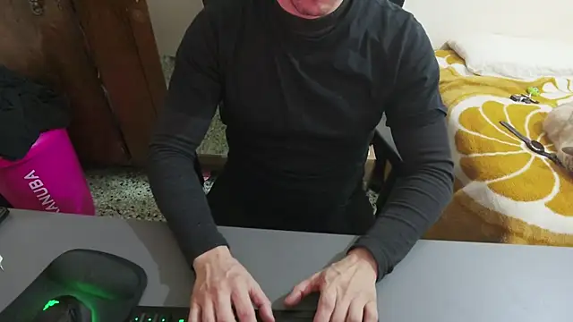 Daniiiel13 online show from 5, 2, 2026