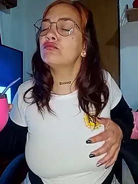 kuramaqueen online show from 15, 6, 2026