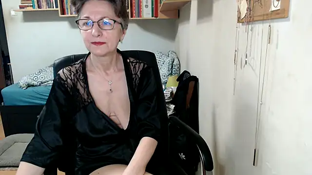 katemodel online show from 9, 9, 2025