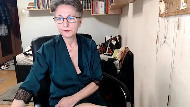 katemodel online show from 1, 10, 2025