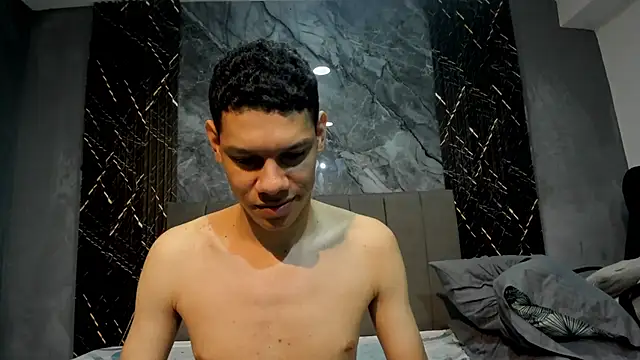Snapshot of milo_cruz_ chatting on 25, 6, 2026 milo cruz online show from 25, 6, 2026