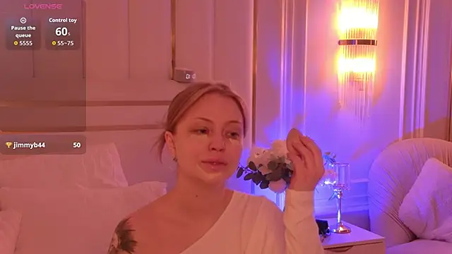 Snapshot of MollyHilton chatting on 17, 3, 2026 MollyHilton online show from 17, 3, 2026