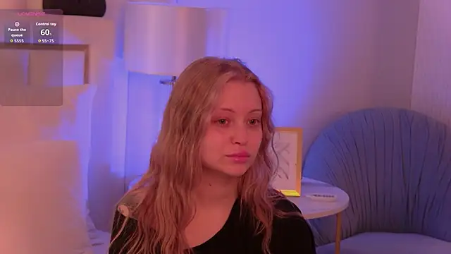 Snapshot of MollyHilton chatting on 24, 3, 2026 MollyHilton online show from 24, 3, 2026