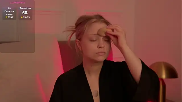 Snapshot of MollyHilton chatting on 25, 3, 2026 MollyHilton online show from 25, 3, 2026