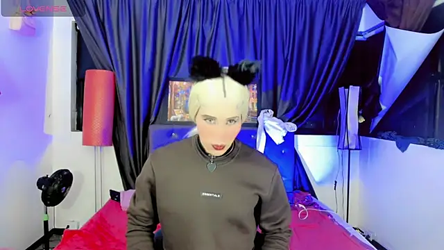 caitlyn ponce online show from 3, 2, 2026