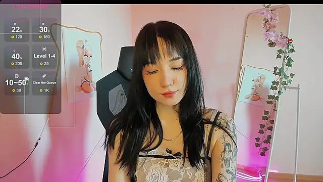 AliceeinWonderlanddd online show from 30, 4, 2026