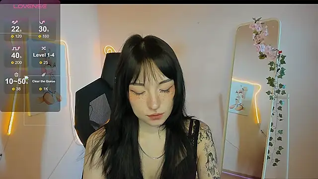 AliceeinWonderlanddd online show from 3, 5, 2026