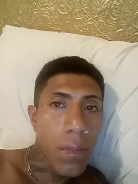 Snapshot of Moreee2000 chatting on 9, 4, 2026 Moreee2000 online show from 9, 4, 2026