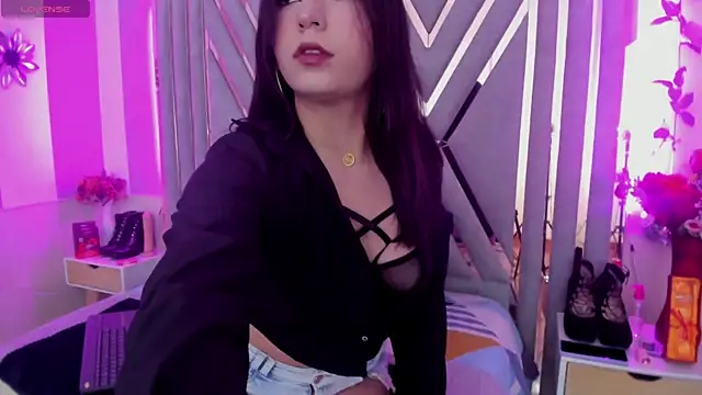 Snapshot of kissy_seduce chatting on 8, 4, 2026 kissy seduce online show from 8, 4, 2026