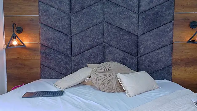 AnnieRouse   online show from 4, 2, 2026