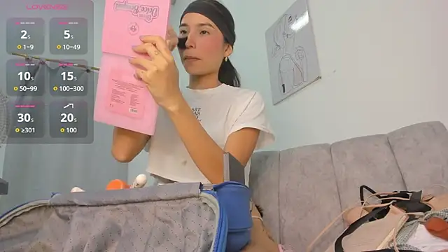velvetluna  online show from 8, 5, 2026